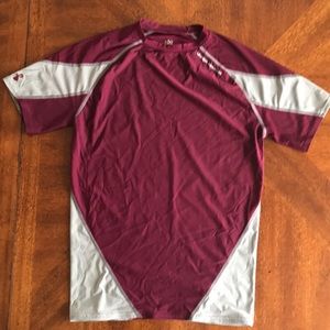 Under Armour short sleeve fitted rash guard tee L